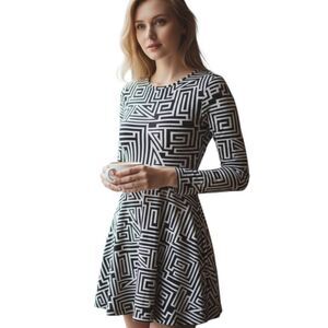 FOREVER 21 BLACK & WHITE DRESS SZ.S EUC.